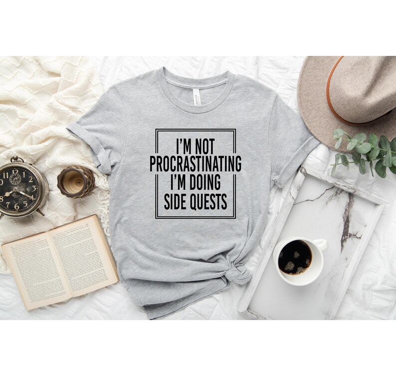 Funny Gaming Shirts, I'm Not Procrastinating I'm Doing Side Quests, Gift for Gamers, Gamer Gift, Game Lover Shirt, Gamer Shirt, Dork Shirt afbeelding 3