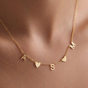 Gold Mitte und seitlich erste Herz Halskette, personalisierte Sterling Silber Brief Halskette, Geburtstagsgeschenk, Muttertagsgeschenk für sie, Frauen