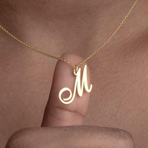925 Sterling Silver Cursive Initial Charm Necklace, Custom Gold Cursive Letter Jewellery, Dainty Gift for Her, Gift for Mom, Gift for Girl
