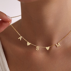 Collier coeur initiale centrale et latérale en argent sterling, collier lettre en or personnalisé, cadeau d'anniversaire, cadeau de fête des mères pour elle