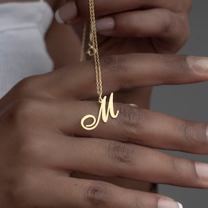 Collier à breloques initiales personnalisé en argent 925, bijoux lettres en or personnalisés, cadeau délicat pour elle, cadeau d'anniversaire pour maman, fille, femme, soeur