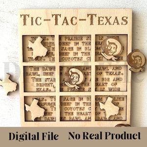 Puede incluir: Un tablero de juego de tres en raya de madera titulado TIC-TAC-TEXAS con letras grabadas con láser sobre Texas. El tablero presenta nueve cuadrados de cuadrícula que contienen piezas de madera con forma de estado y fichas redondas con un vaquero.