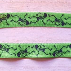 Diadema de implante coclear de esqueleto verde