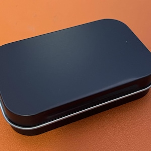 Xadrez de Lata Altoids: Conjunto de Estratégia Portátil para Viagem Black