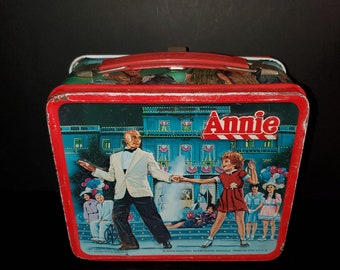 Vintage tin lunchbox/1980s/Little Orphan Annie/Alladin thermos