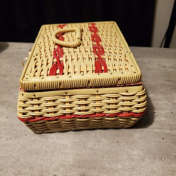 Vintage wicker sewing basket/rectangle basket with handle/1970s/Eatons