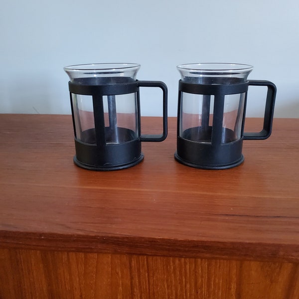 2 BODUM Bistro cups/Glass/French Press/Coffee/Tea Cups/Mugs/Black handles.