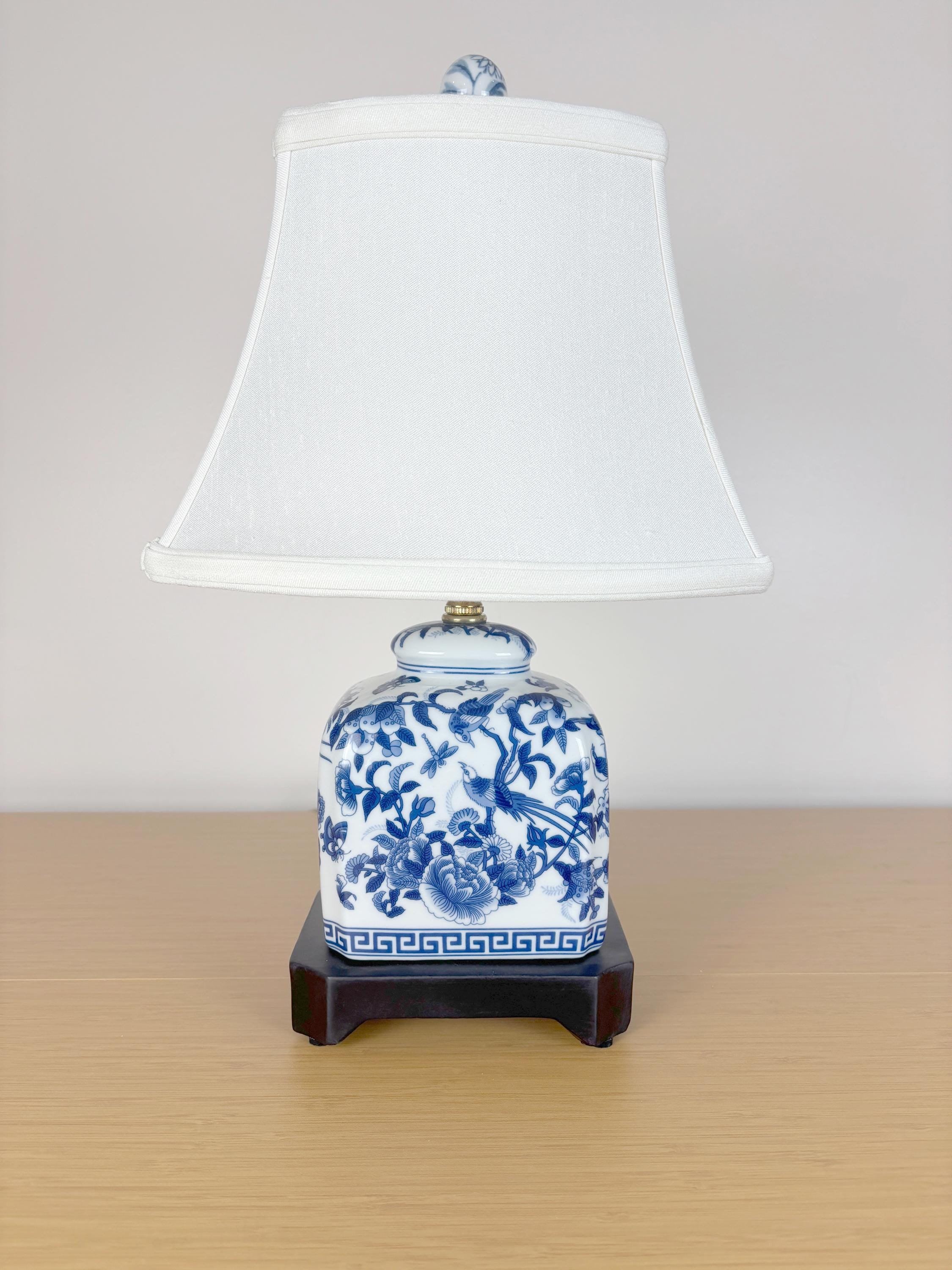Vintage Style Blue and White Porcelain Table Lamp Floral Bird Design