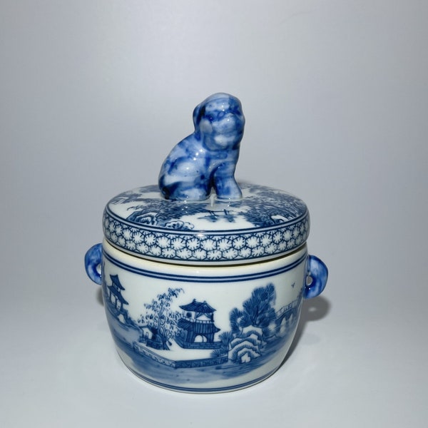 Blue and White Blue Porcelain Canister Foo Dog Top 7"