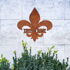 Custom Fleur De Lis Metal Rusty, Family Name Sign, Welcome Sign, Madi Gras Sign, Fleur De Lis Decor, Housewarming Gift, Vintage Decor