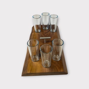 Drinkspel drankbord borrelglaasjes live edge notenbar herencadeau drankrek walnoot drankreep hout