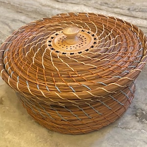 Medium Lidded Longleaf Pine Needle Basket with Birch Base and Knob