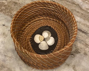 Shells- Medium Oval Basket Coiled With Alabama Longleaf Pine Needles