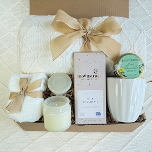 Happy Birthday Gift Box, Sister Birthday Gift with Blanket, Birthday Care Package Gift Basket, Womens Birthday Gift, Best Friend Birthday