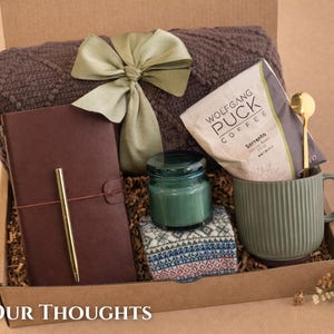 In our thoughts gift box for men, ideal for sensitive recovery and hospital support.