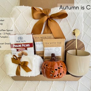 Fall gift box for Women, Hug In A Box, Thinking of You Hygge Gift box for her, Birthday gift for her, Cozy Care package, Blanket Gift Basket