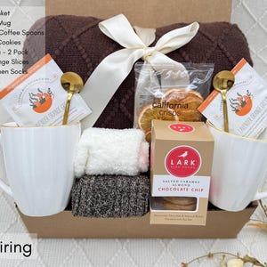 Housewarming Gift Box for Couple, Anniversary Gift for Friends, Engagement Gift Basket, Newlywed Gift Basket, Parents, New Home Gift Basket