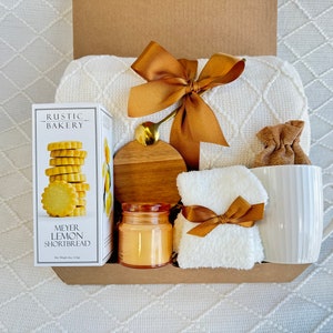 Birthday Gift Box for Women, Sister Birthday Gift, Gift Basket for Her, Happy Birthday Box, Birthday Gift with Blanket, Best Friend Birthday