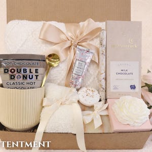 Relaxing gift box for women, perfect for birthdays or a thinking of you gesture.