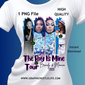 Pode incluir: Camiseta branca com um design gráfico com quatro imagens de mulheres. O texto "The Boy Is Mine Tour Brandy & Monica 2025" está em roxo. O endereço do site também é visível.