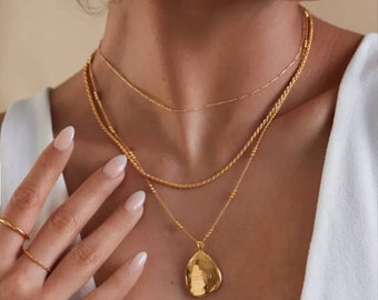 Tweedelige gouden ketting in een gepersonaliseerde geschenkdoos