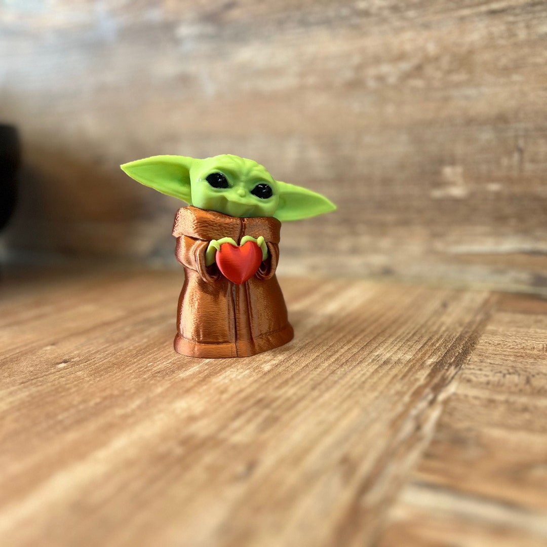 Süsse Grogu Statue Mit Herz Baby Yoda the Child Mandalorian Etsy