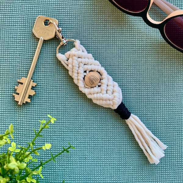 Porte-clés macramé  perle en bois motif gravé - Bijou de sac Boho - Cadeau enseignant - Fête des mères - Fête des pères - Vanlife - Bohème