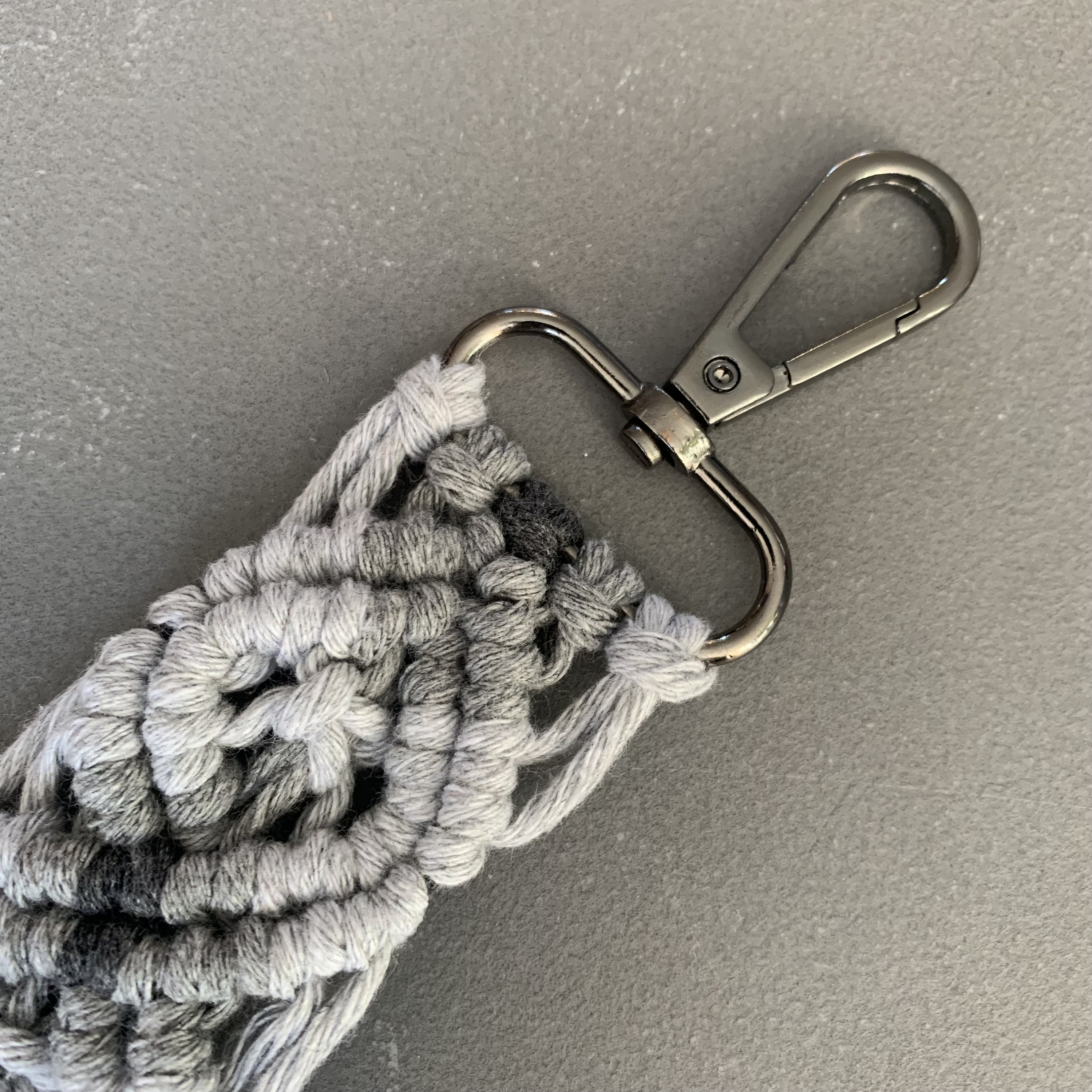 小物 deci//Carabiner Macrame Keychain il_fullxfull.3752477171_fu7g.jpg