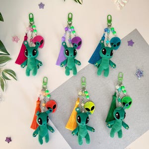 Portachiavi con perline IKEA Alien fatto a mano, ciondolo colorato