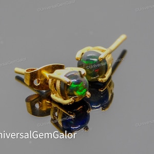 Véritables boucles d'oreilles en opale de feu noire • Clous d'oreilles en opale naturelle • Cadeaux bijoux en argent sterling pour elle • Clous d'oreilles avec pierres précieuses • Pierres précieuses sombres