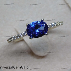 1.5 Carat Oval Cut Blue Sapphire Ring• Vintage Sapphire Ring• Lab Sapphire Ring• September Birthstone Sterling Silver Engagement Ring Womens