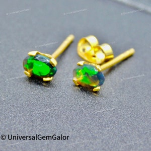 Boucles d'oreilles à tiges en opale de feu noire véritable• Boucles d'oreilles en opale• Boucles d'oreilles ovales en opale de feu noire à facettes• 14 boucles d'oreilles remplies d'or jaune pour femme