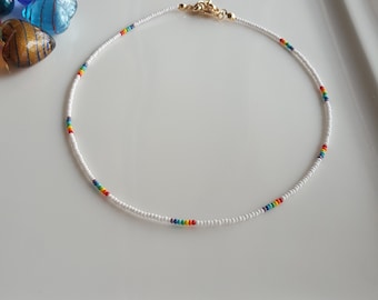 Collar arcoíris, collar delicado para combinar con otros collares, gargantilla de cuentas de semillas