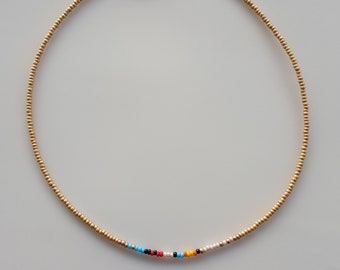 Collar minimalista delicado de cuentas doradas, collar fino de cuentas, joyería de collar de cuentas pequeñas