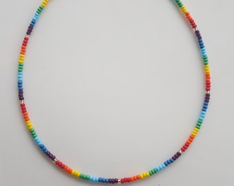 Gargantilla con cuentas arcoíris, delicadas cuentas de cristal, joyería bohemia colorida, regalo para ella, accesorio de verano