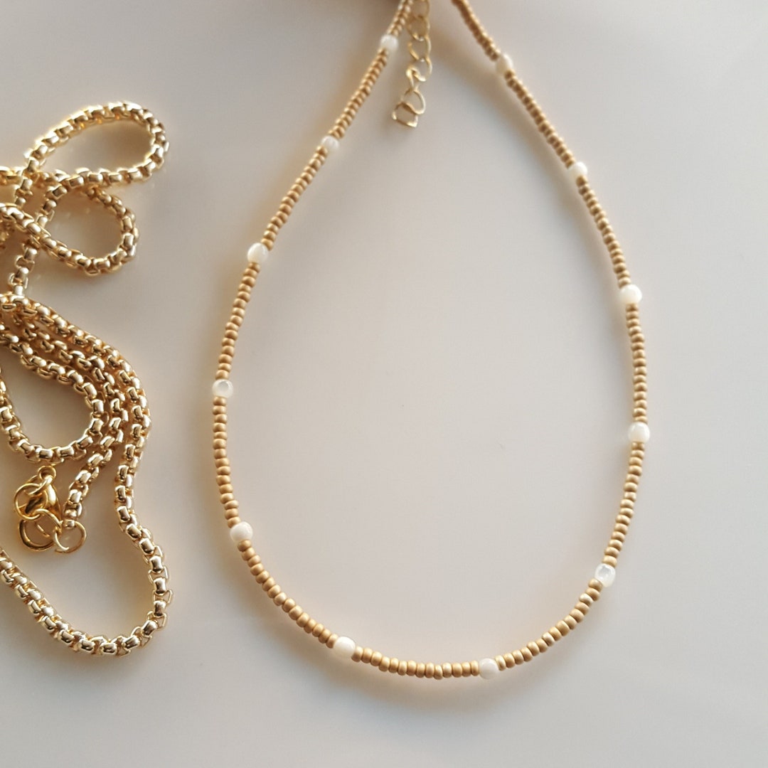 Short Beaded Choker Necklace