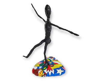 Abstract Sculpture – Modern Wire and Plaster Art Sculpture – Handmade Contemporary Art Figure
