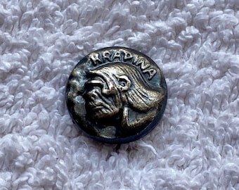 Rare Vintage Neanderthal Enamel Pin | Krapina Homo Neanderthalensis 1950s Metal Pin | Vintage Paleoanthropology Gift | Paleoanthropologist