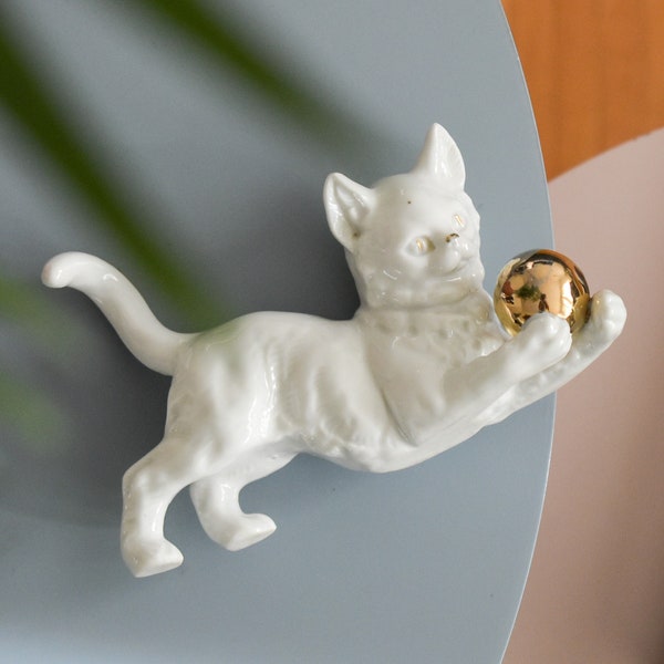 Vintage White Porcelain Cat Playing with Golden Ball Figurine by Carl Scheidig, Germany 1980s | Antique White Kitten Glazed Ceramic Figurine