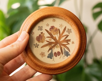 Miniatyrväggbonad med vintageherbarium | Antik dockhusinramad herbarium | Vintage botanisk konstverk med torkade blommor