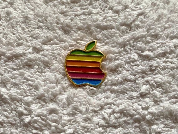 ヴィンテージ レトロ Apple レインボー ロゴ エナメルピン