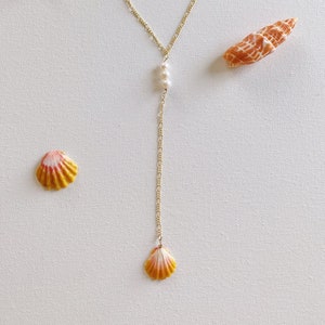 14k Gold Filled Sunrise Shell Freshwater Pearl Lariat Necklace / Sunrise Shell Necklace / Drop Necklace / Lariat Necklace / Sunrise Shell