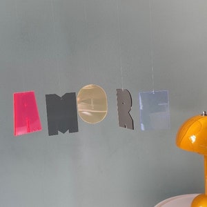 AMORE Mobile aus recyceltem Acrylglas, Fensterdeko, Sonnenfänger, Lichtfänger, Wanddeko, umweltfreundlich, modern und minimalistisch. Bild 10