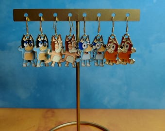 ブルー ヒーラー イヤリング: 漫画の犬のファミリー、軽量 1 インチ ドロップ。