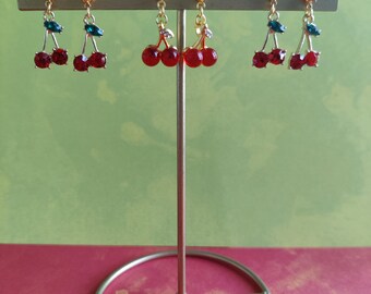 Kirschen Ohrstecker: Rote Harz Frucht Schmuck
