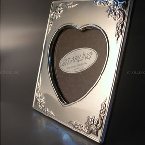 3,15&quot;x3,15&quot; - 8 x 8 cm - Romantischer Herz Fotorahmen – masywne 925 Serling Silber – Mahagonirücken