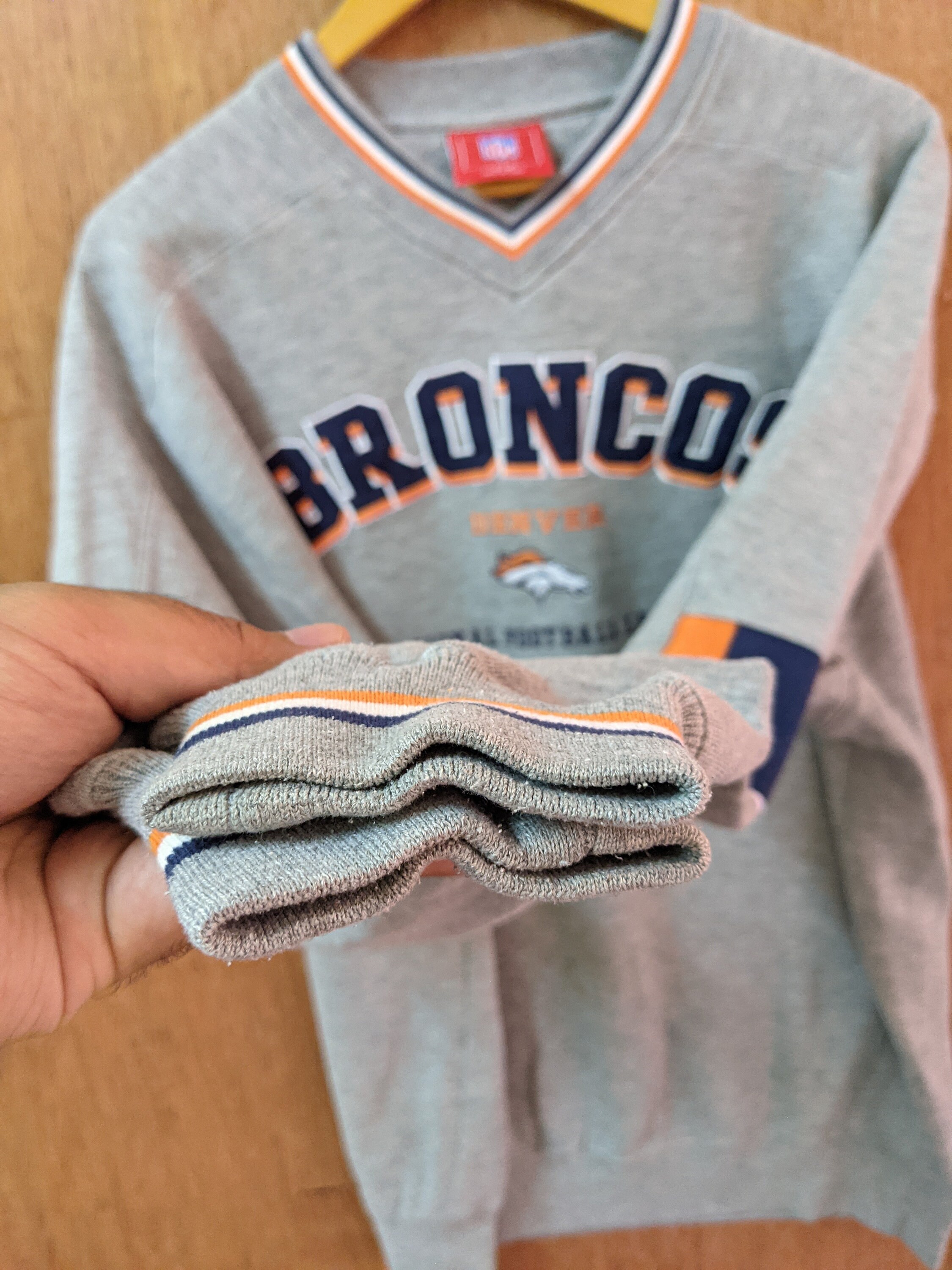 Vintage Denver Broncos Embroidered Logo Sweatshirt Denver