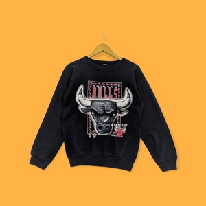Vintage Chicago bulls sweatshirt Chicago bulls crewneck Chicago bulls sweater pullover streetwear style sports black colour size large