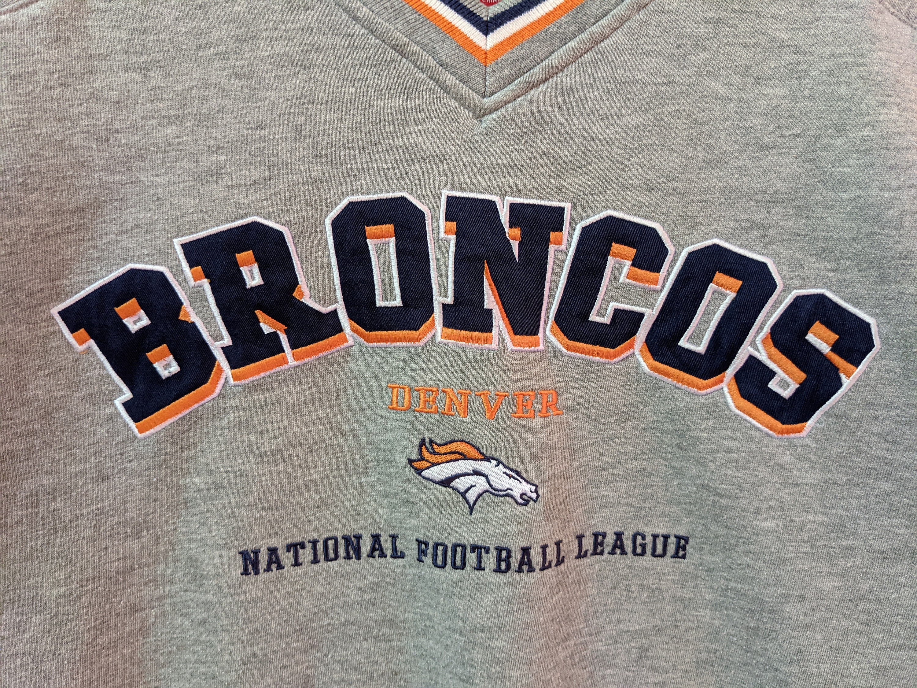 Vintage Denver Broncos Embroidered Logo Sweatshirt Denver
