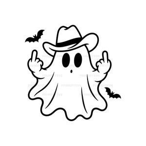 Può includere: Un'illustrazione grafica in bianco e nero di un fantasma che indossa un cappello da cowboy. Il fantasma ha entrambe le braccia sollevate con i medi tesi. Due piccoli pipistrelli volano ai lati del fantasma. Il testo FOUNDRYSVG è ripetuto.